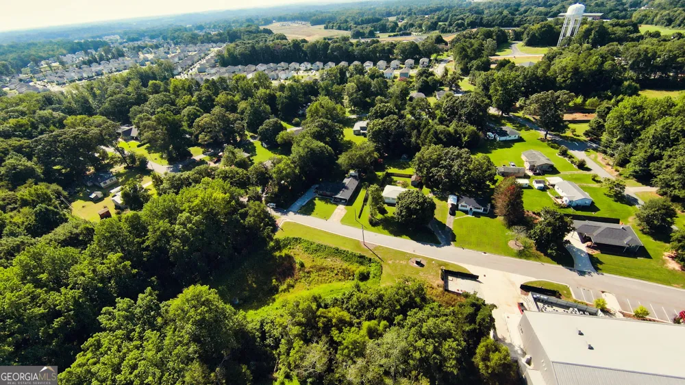 156 Lakeshore DR Braselton, GA 30517