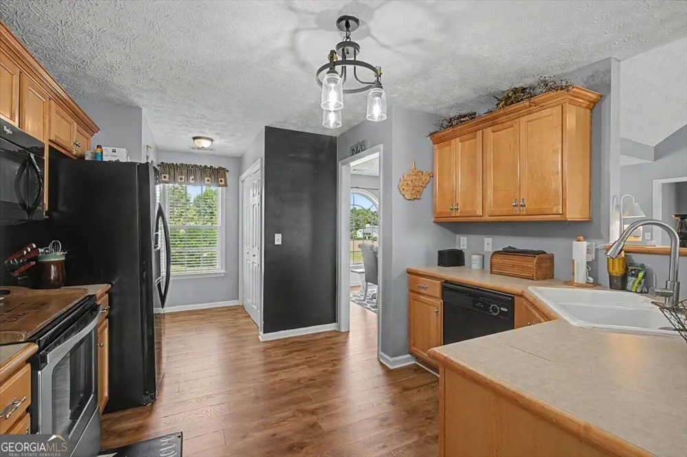 36 Valley Edge DR Rockmart, GA 30153