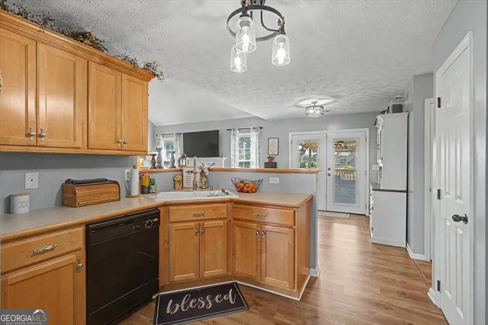 36 Valley Edge DR Rockmart, GA 30153
