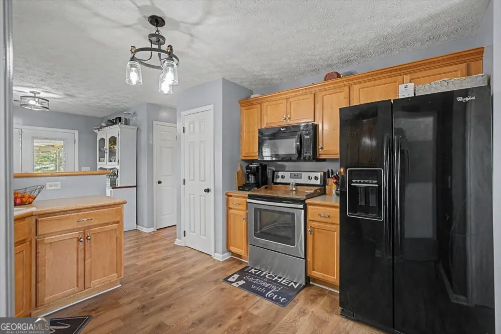 36 Valley Edge DR Rockmart, GA 30153