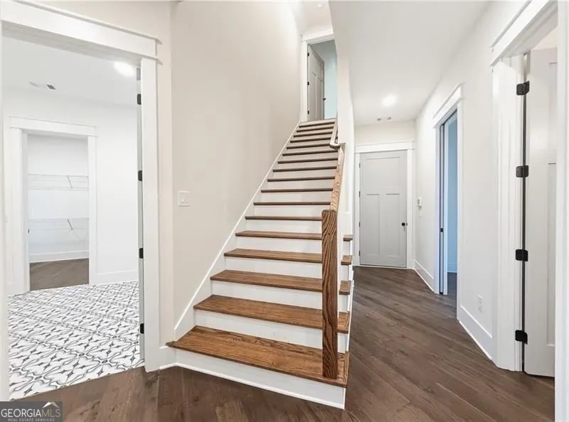 303 Eminence peak Rydal, GA 30171