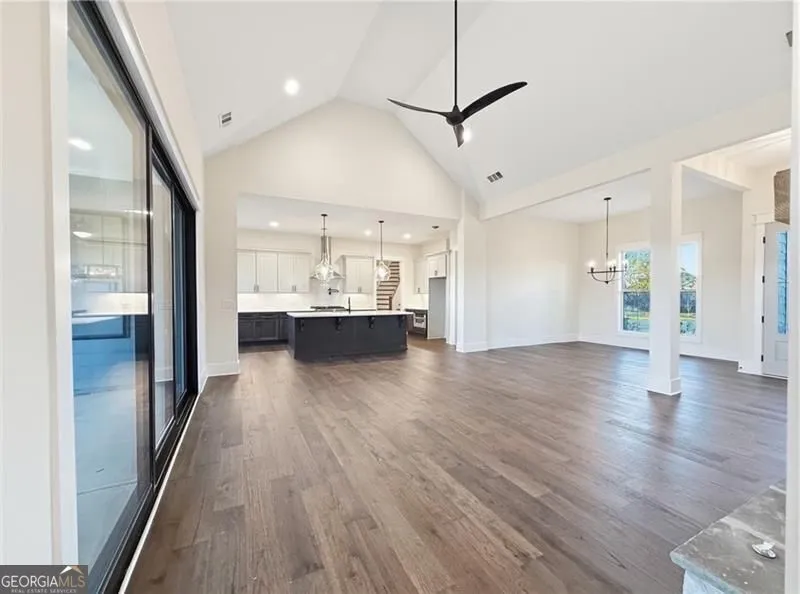 303 Eminence peak Rydal, GA 30171