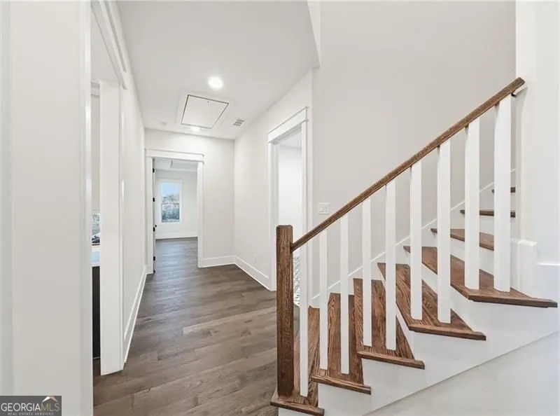 303 Eminence peak Rydal, GA 30171
