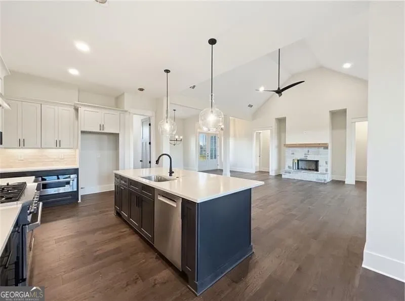 303 Eminence peak Rydal, GA 30171