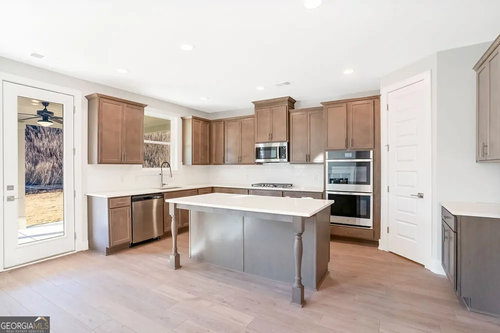 2576 Parkside WAY Gainesville, GA 30507