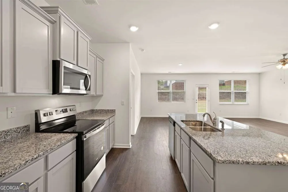 8555 Secretariat DR Lithonia, GA 30058