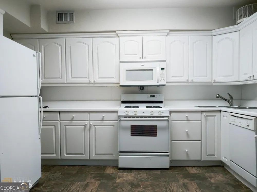 76 Laurel Forest CIR NE Atlanta, GA 30342