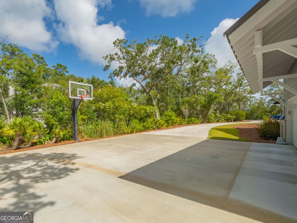 105 Jones Creek DR St. Simons, GA 31522