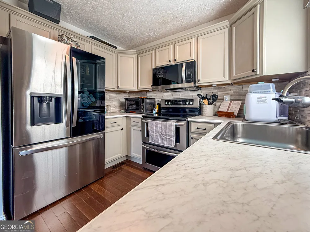 39 E Point DR Dahlonega, GA 30533