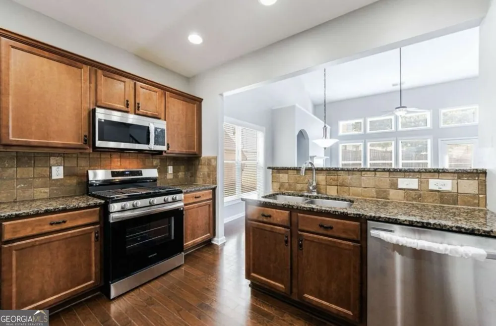 2335 Harvest Ridge CIR Buford, GA 30519