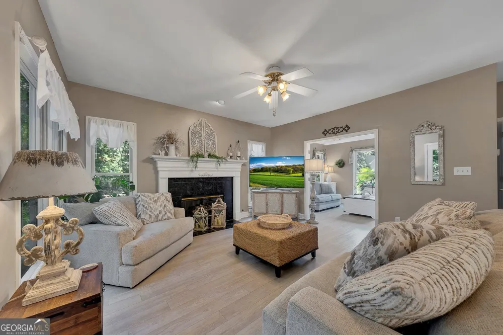 1914 Lilac Ridge DR Woodstock, GA 30189