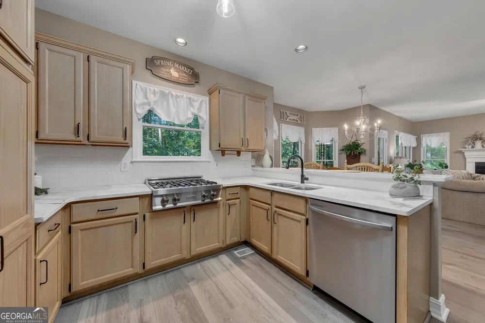 1914 Lilac Ridge DR Woodstock, GA 30189