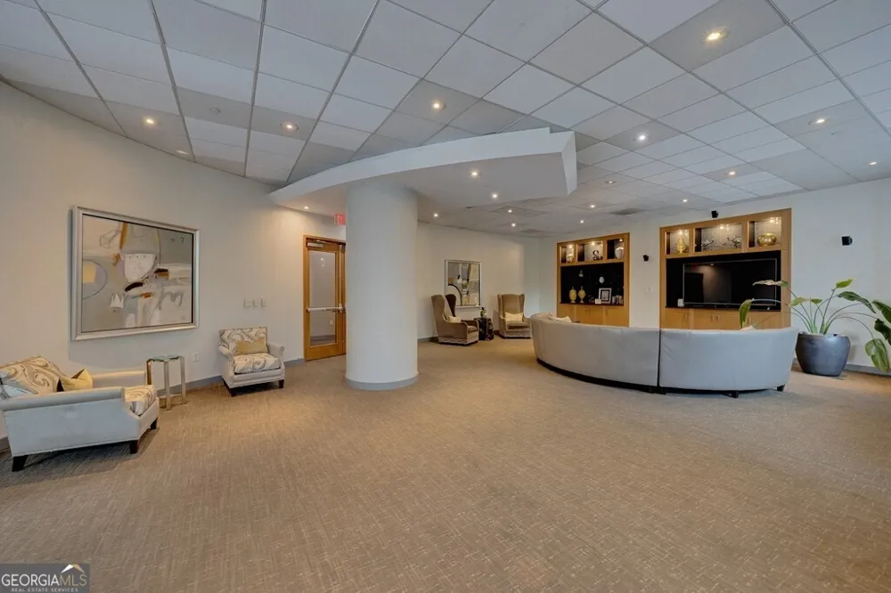 3338 Peachtree RD NE Atlanta, GA 30326
