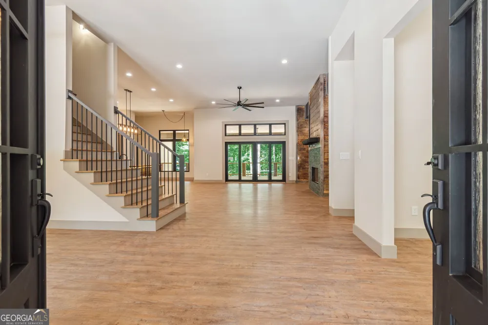 55 Melody LN Dawsonville, GA 30534