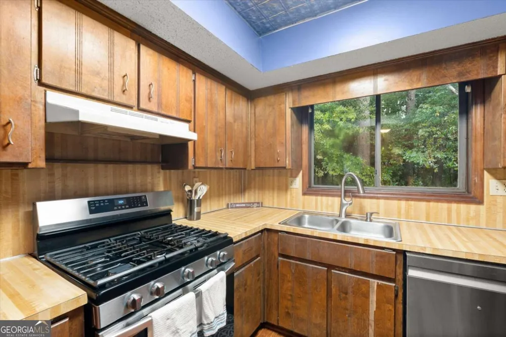 2272 Macby DR Marietta, GA 30066