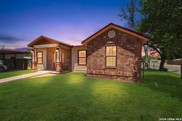 821 S E Colorado St Pearsall, TX 78061