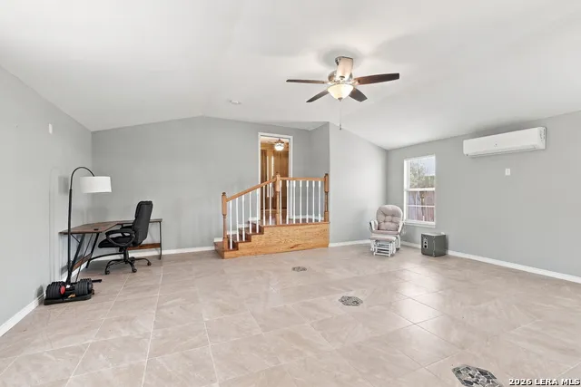 821 S E Colorado St Pearsall, TX 78061