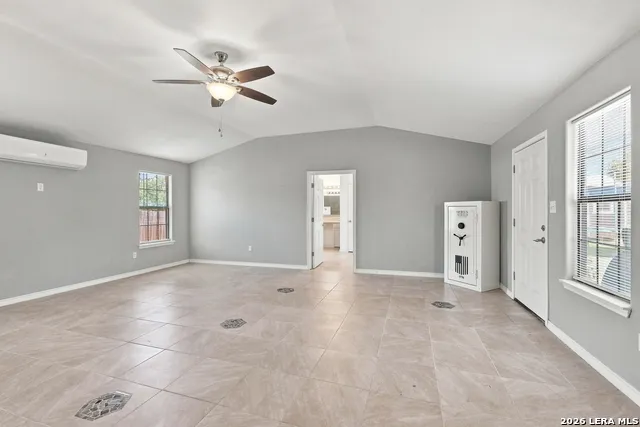 821 S E Colorado St Pearsall, TX 78061