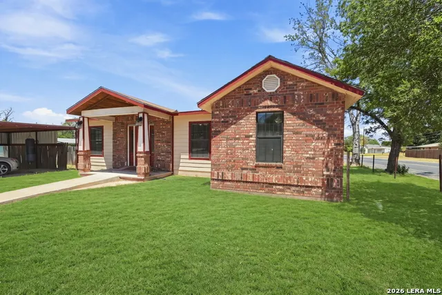 821 S E Colorado St Pearsall, TX 78061
