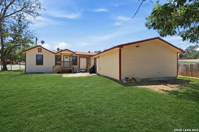 821 S E Colorado St Pearsall, TX 78061