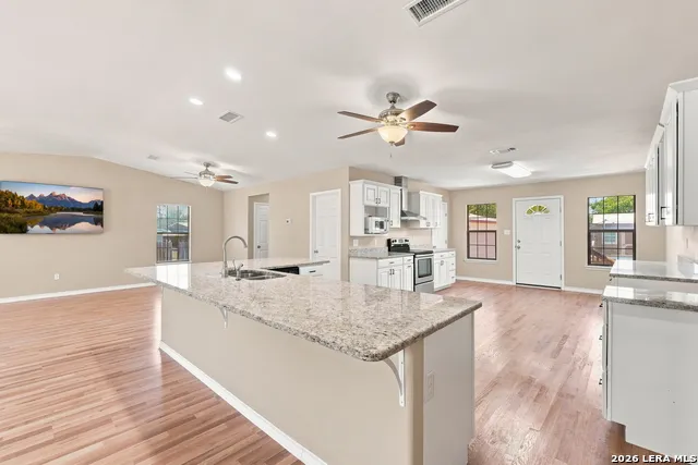 821 S E Colorado St Pearsall, TX 78061