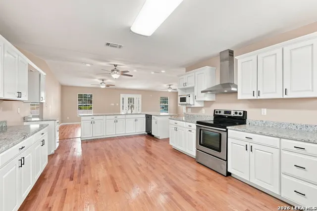 821 S E Colorado St Pearsall, TX 78061