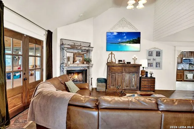1466 County Road 456 Hondo, TX 78861