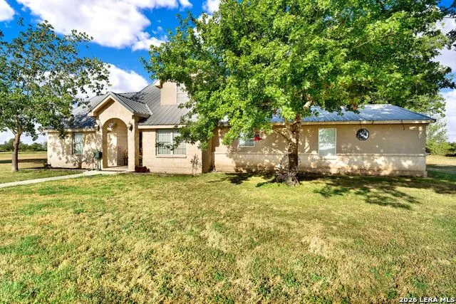 1466 County Road 456 Hondo, TX 78861