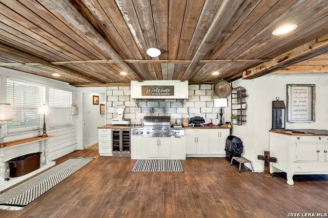 1466 County Road 456 Hondo, TX 78861