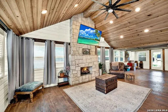 1466 County Road 456 Hondo, TX 78861