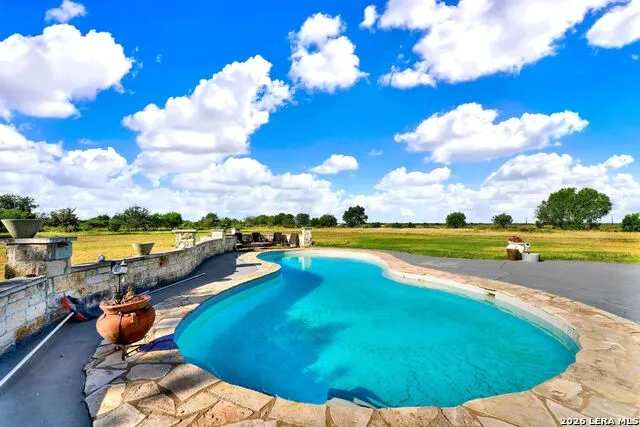 1466 County Road 456 Hondo, TX 78861
