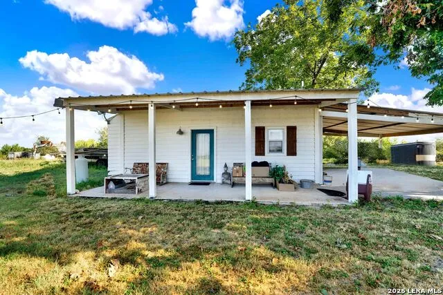 1466 County Road 456 Hondo, TX 78861