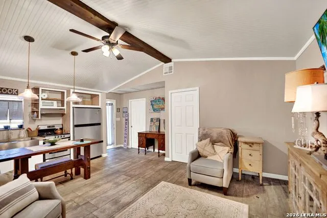 1466 County Road 456 Hondo, TX 78861