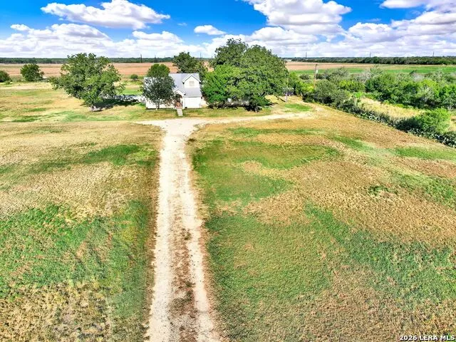 1466 County Road 456 Hondo, TX 78861