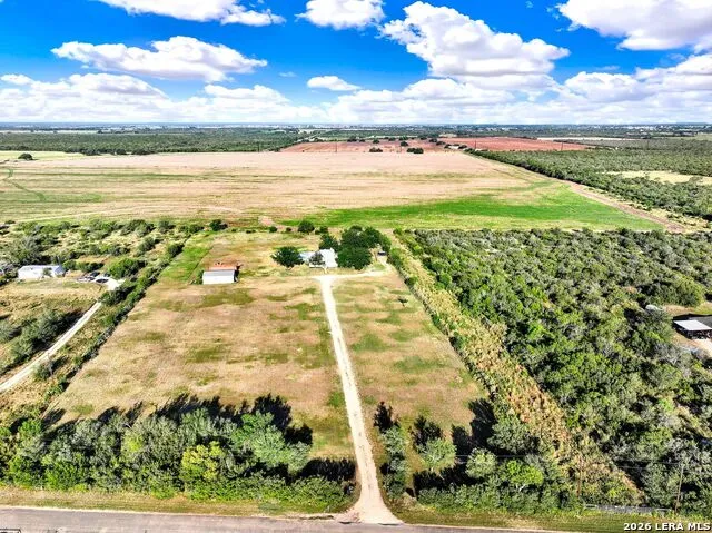 1466 County Road 456 Hondo, TX 78861
