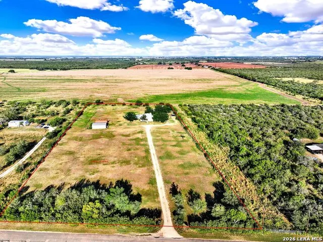 1466 County Road 456 Hondo, TX 78861