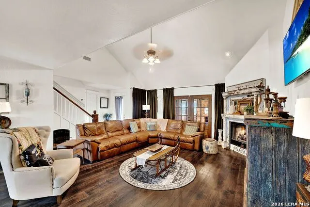 1466 County Road 456 Hondo, TX 78861