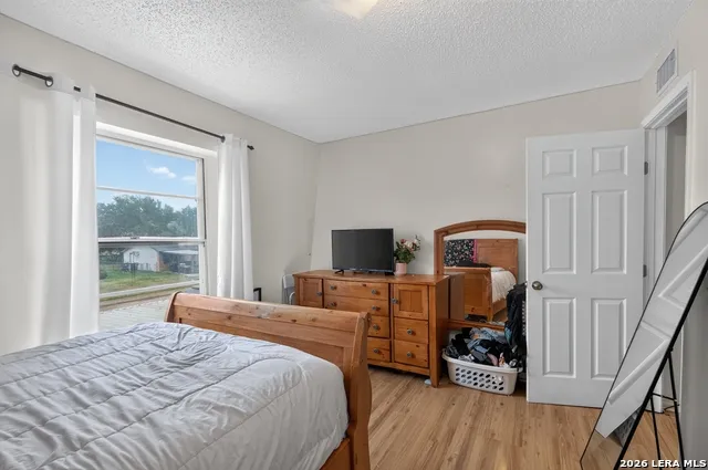 5022 FRANK BORMAN DR Kirby, TX 78219