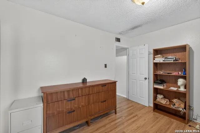5022 FRANK BORMAN DR Kirby, TX 78219