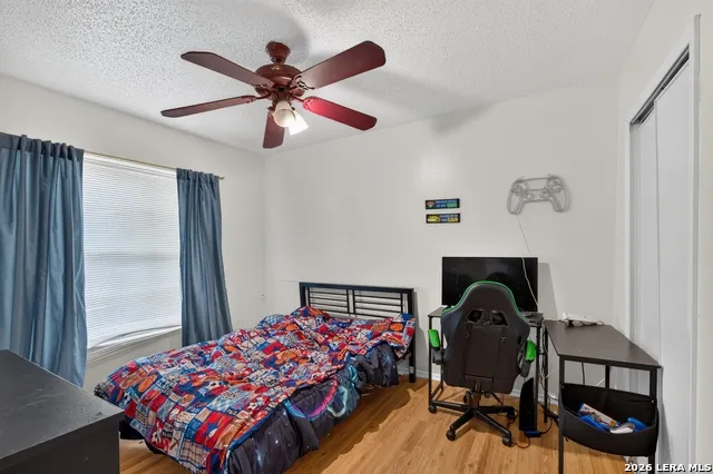 5022 FRANK BORMAN DR Kirby, TX 78219