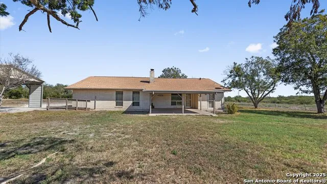 7974 GREEN VALLEY RD Marion, TX 78124
