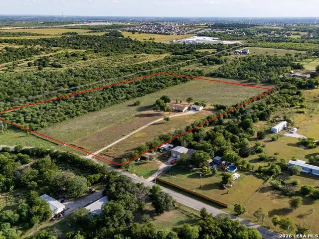 7974 GREEN VALLEY RD Marion, TX 78124