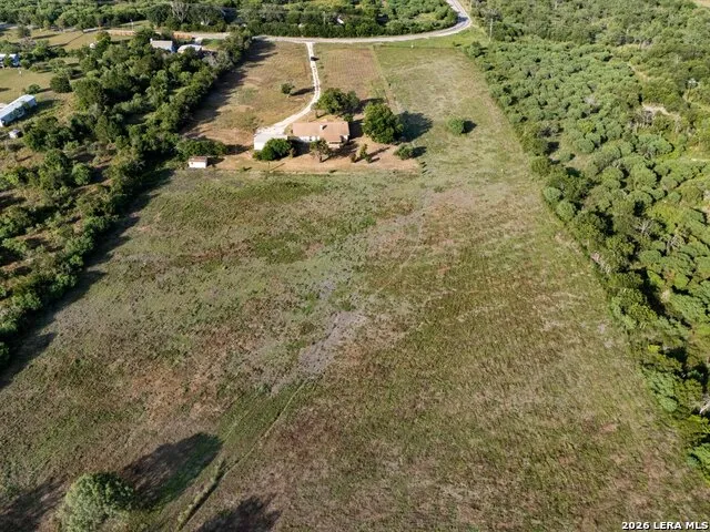 7974 GREEN VALLEY RD Marion, TX 78124