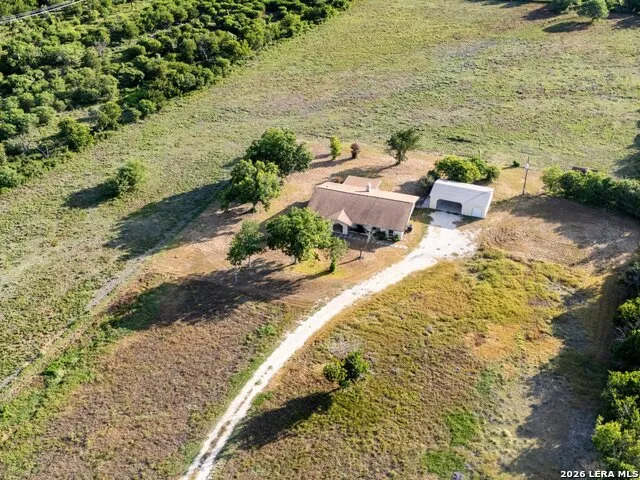 7974 GREEN VALLEY RD Marion, TX 78124