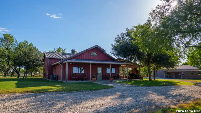 106 County Road 253 Poth, TX 78147