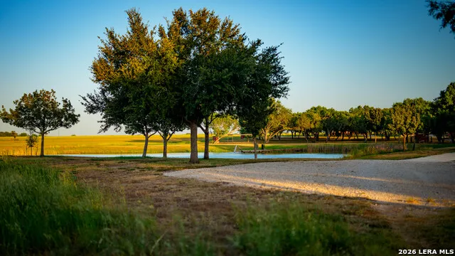 106 County Road 253 Poth, TX 78147