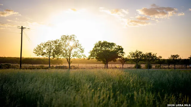 106 County Road 253 Poth, TX 78147
