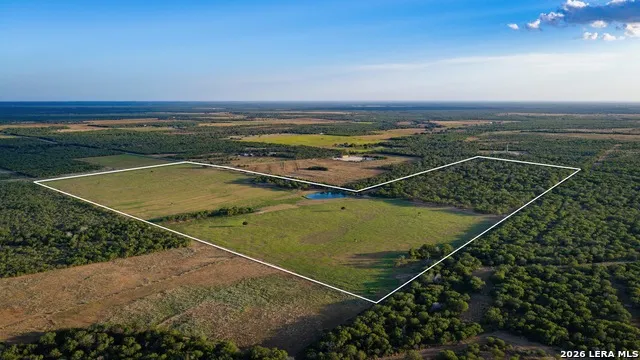 106 County Road 253 Poth, TX 78147