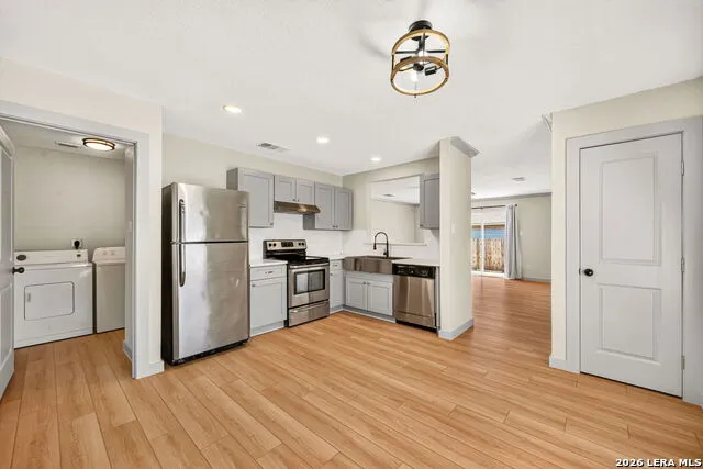 8210 LONGHORN RIDGE DR Converse, TX 78109