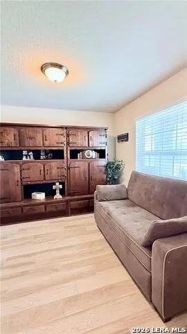 1660 W Nolte Farms Seguin, TX 78155